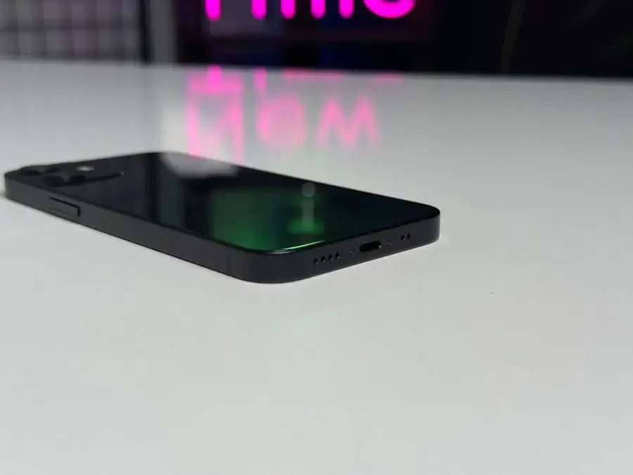 Б/У Apple iPhone 12 Mini 64GB Black (MG8F3, MGDX3) - Состояние: хороший | Аккумулятор: 100% | Комплектация: iPhone, кабель | Гарантія: 1 мес.