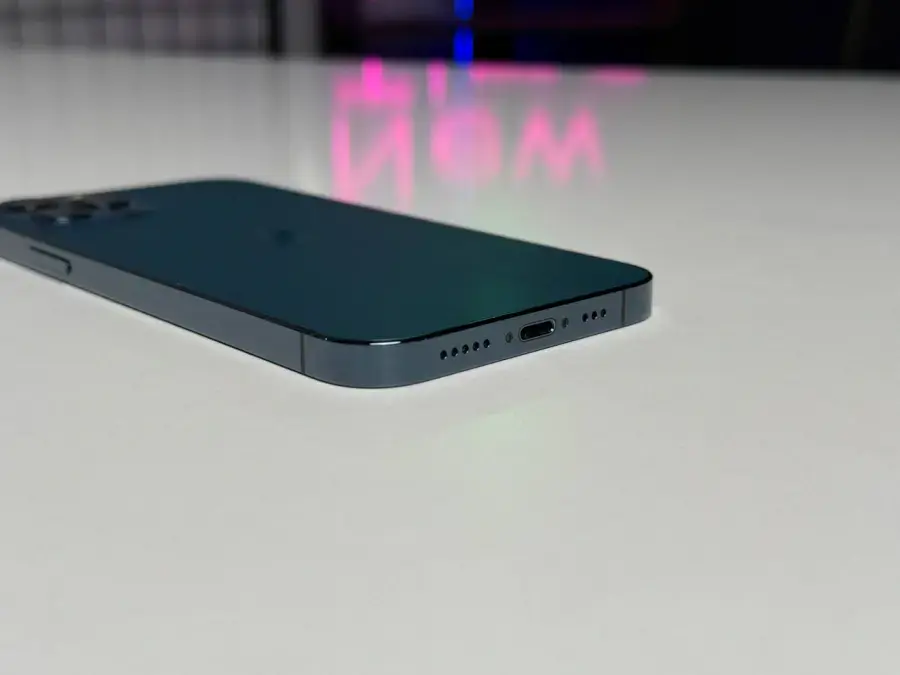 ВЖИВАНИЙ Apple iPhone 12 Pro 256GB Pacific Blue (MGLW3, MGMT3) - Стан: гарний | Акумулятор: 100% | Комплектація: iPhone, кабель | Гарантія: 1 міс.