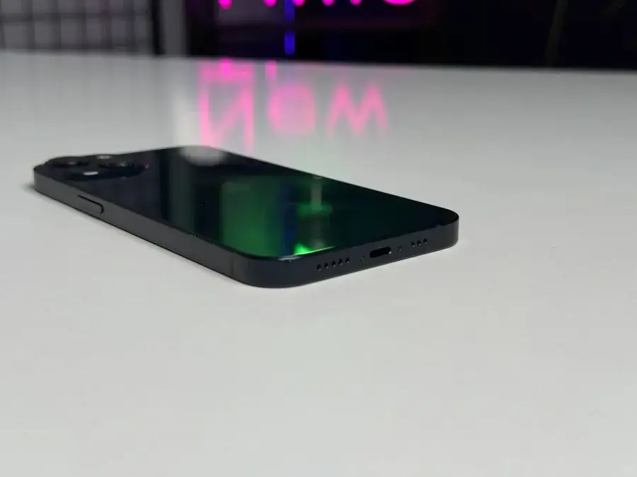 ВЖИВАНИЙ Apple iPhone 13 128GB Midnight (MLML3, MLPF3) - Стан: задовільний | Акумулятор: 100% | Комплектація: iPhone, кабель | Гарантія: 1 міс.