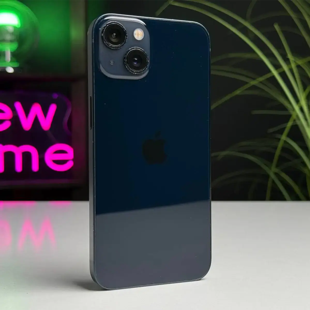 Б/У Apple iPhone 13 128GB Midnight (MLML3, MLPF3) - Состояние: удовлетворительный | Аккумулятор: 100% | Комплектация: iPhone, кабель | Гарантія: 1 мес.