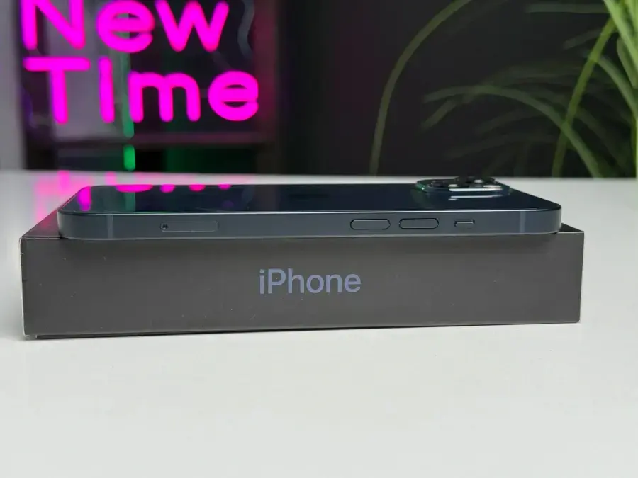 ВЖИВАНИЙ Apple iPhone 13 256GB Midnight (MLMU3, MLQ63) - Стан: гарний | Акумулятор: 100% | Комплектація: iPhone, кабель | Гарантія: 1 міс.