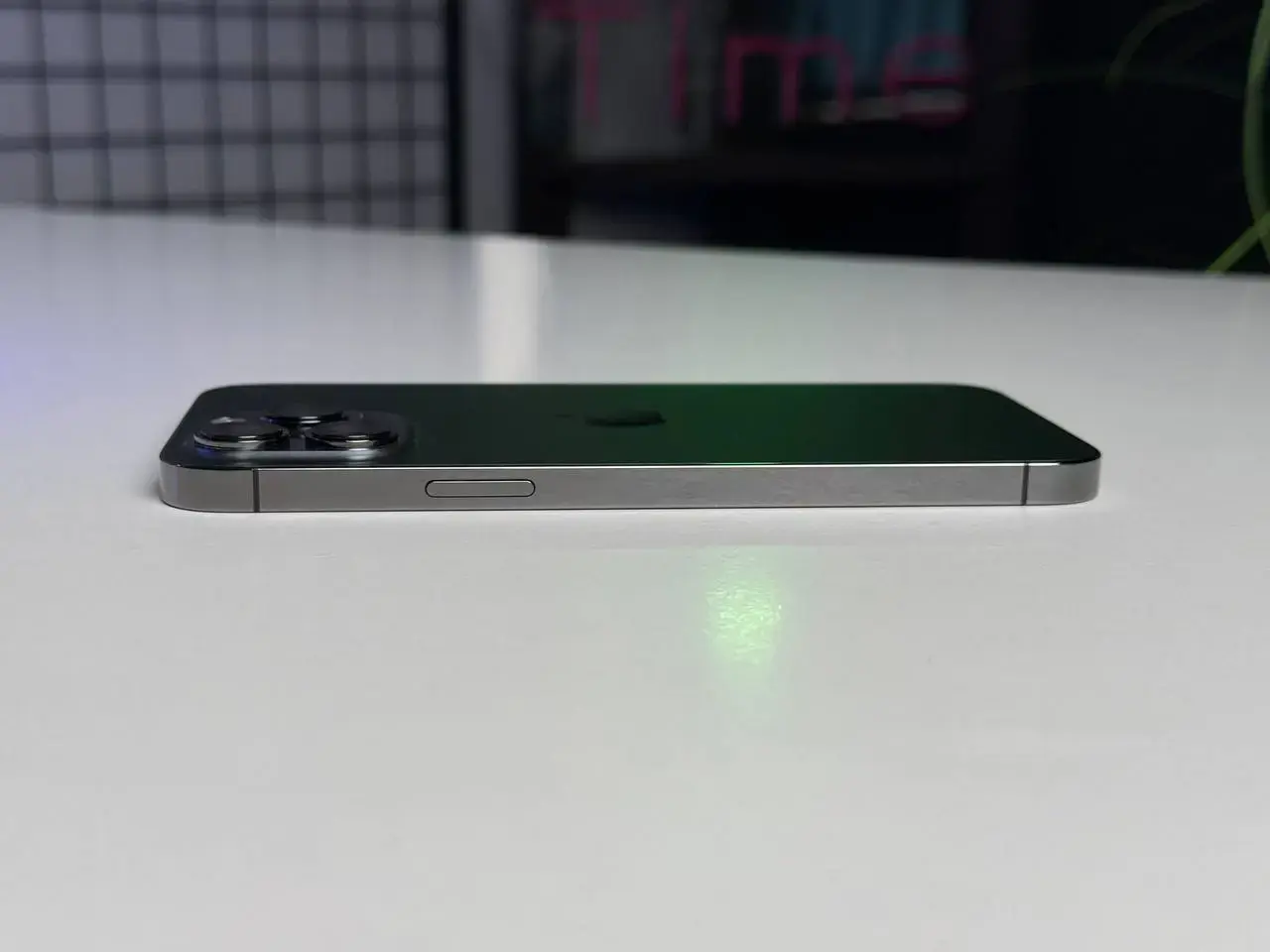 Б/У Apple iPhone 13 Pro Max 128GB Graphite (MLKL3, MLL63) - Состояние: хороший | Аккумулятор: 100% | Комплектация: iPhone, кабель | Гарантія: 1 мес.
