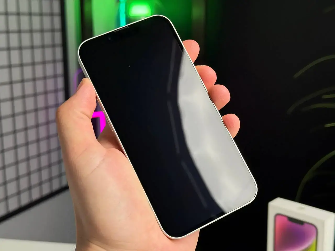 Б/У Apple iPhone 14 256GB Starlight (MPW43) - Состояние: хороший | Аккумулятор: 100% | Комплектация: полный | Гарантія: 1 мес.