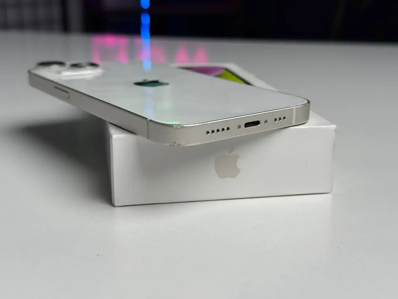 Б/У Apple iPhone 14 256GB Starlight (MPW43) - Состояние: хороший | Аккумулятор: 100% | Комплектация: полный | Гарантія: 1 мес.