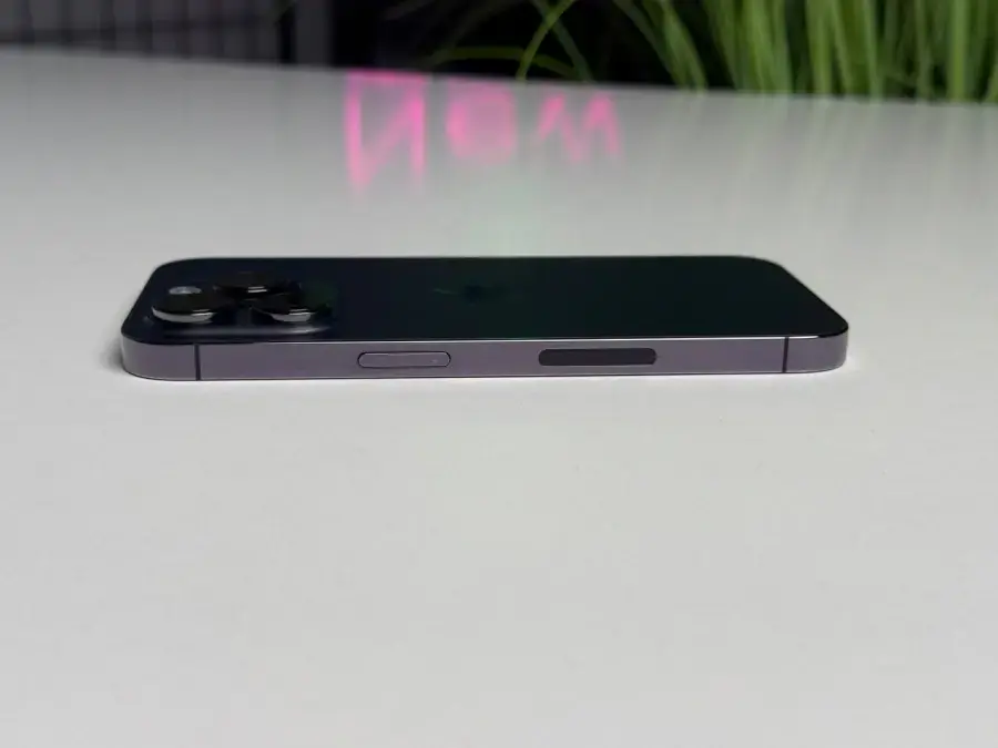 ВЖИВАНИЙ Apple iPhone 14 Pro 256GB Deep Purple (MQ1F3) - Стан: гарний | Акумулятор: 100% | Комплектація: iPhone, кабель | Гарантія: 1 міс.