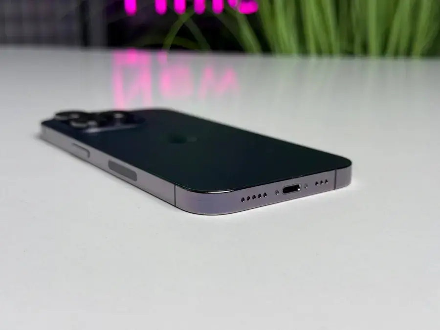 ВЖИВАНИЙ Apple iPhone 14 Pro 256GB Deep Purple (MQ1F3) - Стан: гарний | Акумулятор: 100% | Комплектація: iPhone, кабель | Гарантія: 1 міс.