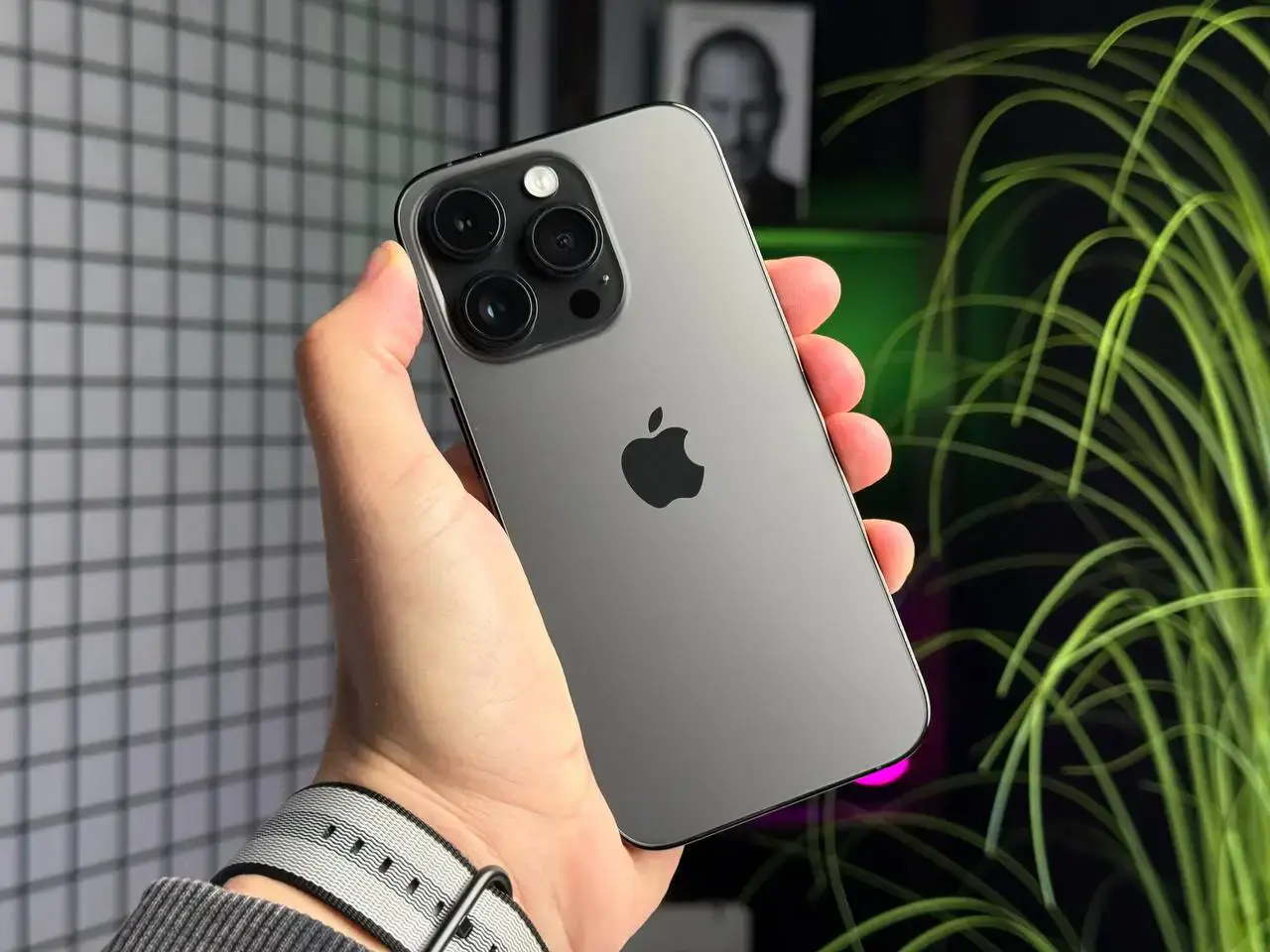 Б/У Apple iPhone 14 Pro 512GB Space Black (MQ1M3) - Состояние: хороший | Аккумулятор: 87% | Комплектация: полный | Гарантія: 1 мес.