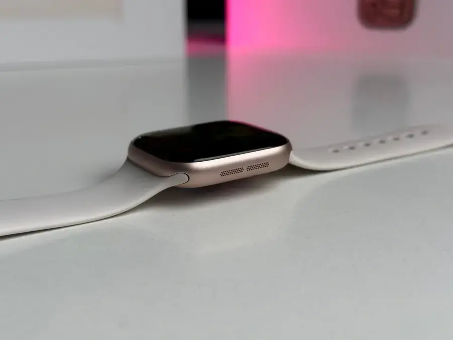 ВИТРИННЫЕ Apple Watch Series 10 GPS 42mm Rose Gold Aluminum Case with Light Blush Sport Band - S/M (MWWH3) - Состояние: идеальный | Аккумулятор: 100% | Комплектация: полный | Гарантія: 6 мес.