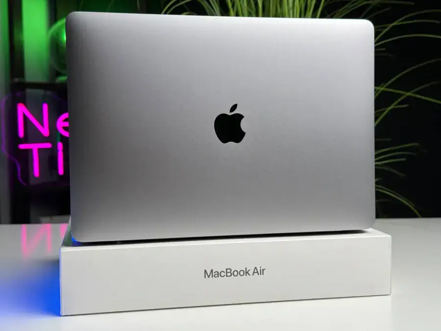 ВЖИВАНИЙ MacBook Air 13" Space Gray 2020 (MGN73) - Стан: гарний | Акумулятор: 84% | Комплектація: повний | Гарантія: 1 міс.