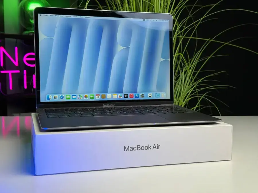 ВЖИВАНИЙ MacBook Air 13" Space Gray 2020 (MGN73) - Стан: гарний | Акумулятор: 84% | Комплектація: повний | Гарантія: 1 міс.