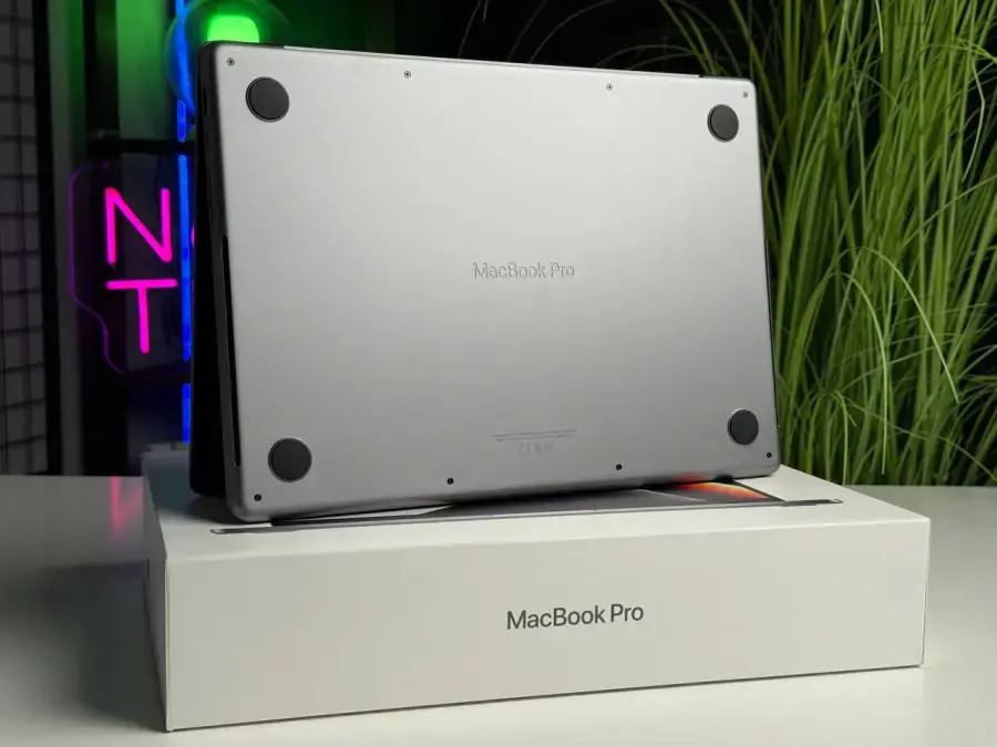 ВЖИВАНИЙ MacBook Pro 14" Space Gray (MKGP3UA/A) 2021 - Стан: ідеальний | Акумулятор: 98% | Комплектація: повний | Гарантія: 1 міс.