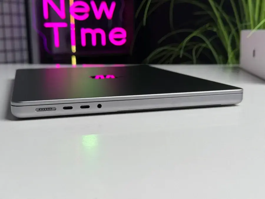 ВЖИВАНИЙ MacBook Pro 14" Space Gray (MKGP3UA/A) 2021 - Стан: ідеальний | Акумулятор: 98% | Комплектація: повний | Гарантія: 1 міс.