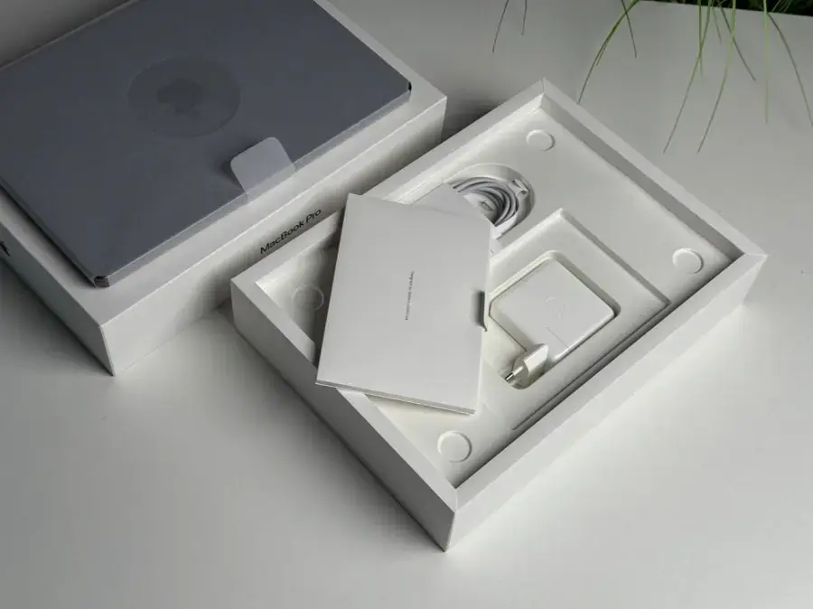 ВЖИВАНИЙ MacBook Pro 14" Space Gray (MKGP3UA/A) 2021 - Стан: ідеальний | Акумулятор: 98% | Комплектація: повний | Гарантія: 1 міс.