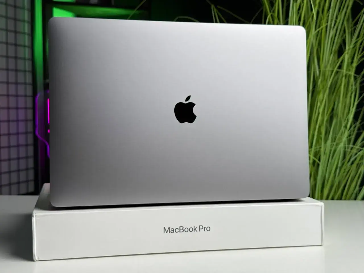 Б/У MacBook Pro 16" Space Gray (MVVJ2) 2019 - Состояние: хороший | Аккумулятор: 90% | Комплектация: полный | Гарантія: 1 мес.