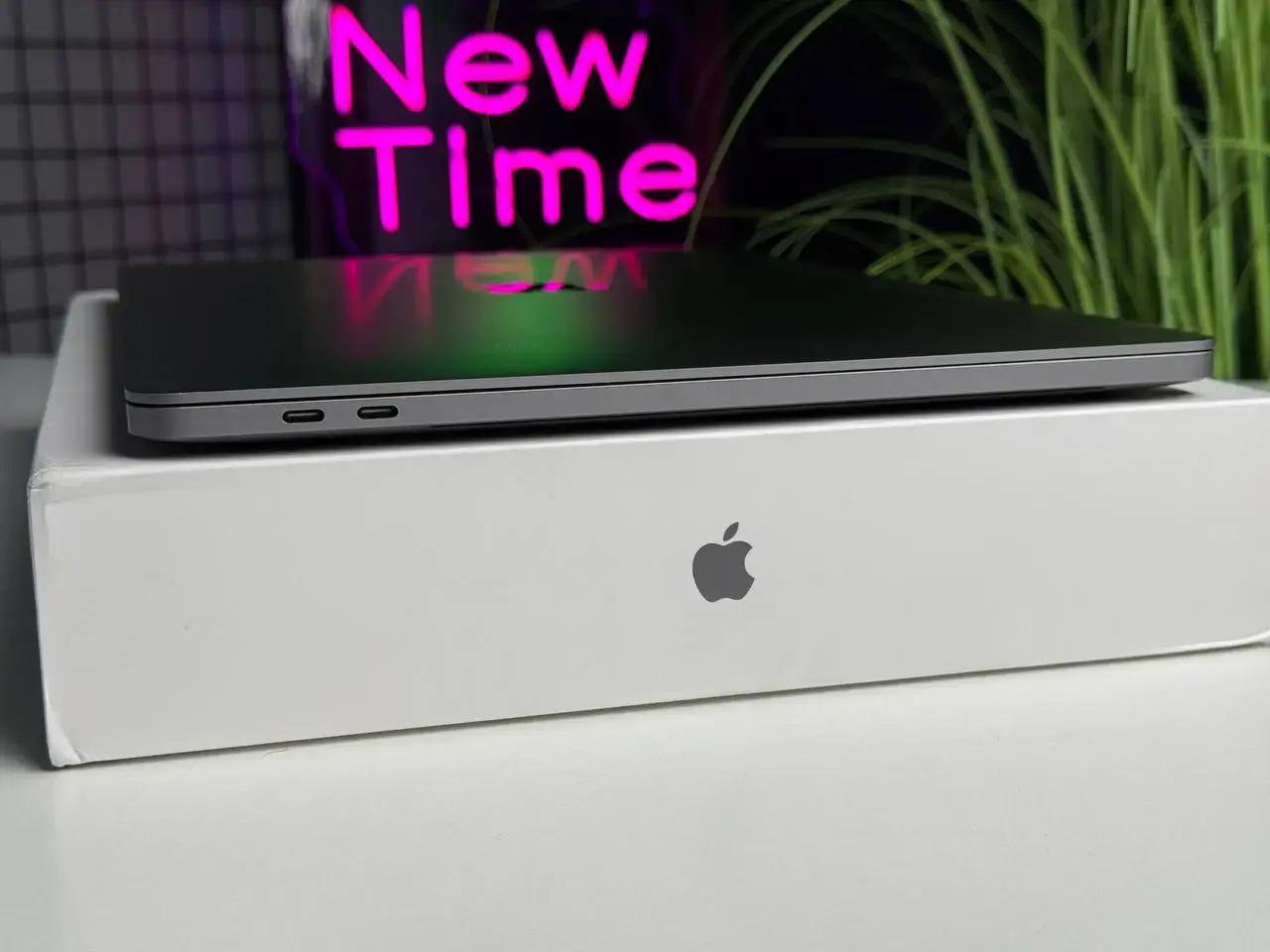 Б/У MacBook Pro 16" Space Gray (MVVJ2) 2019 - Состояние: хороший | Аккумулятор: 90% | Комплектация: полный | Гарантія: 1 мес.