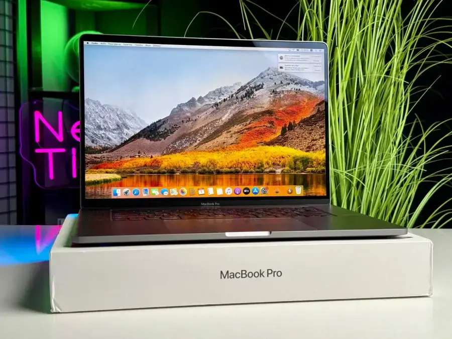 ВЖИВАНИЙ MacBook Pro 16" Space Gray (MVVJ2) 2019 - Стан: гарний | Акумулятор: 90% | Комплектація: повний | Гарантія: 1 міс.