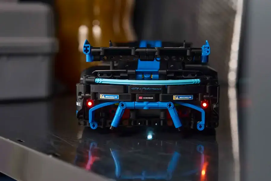 Авто-конструктор LEGO Technic Автомобіль для перегонів Porsche GT4 e-Performance (42176)