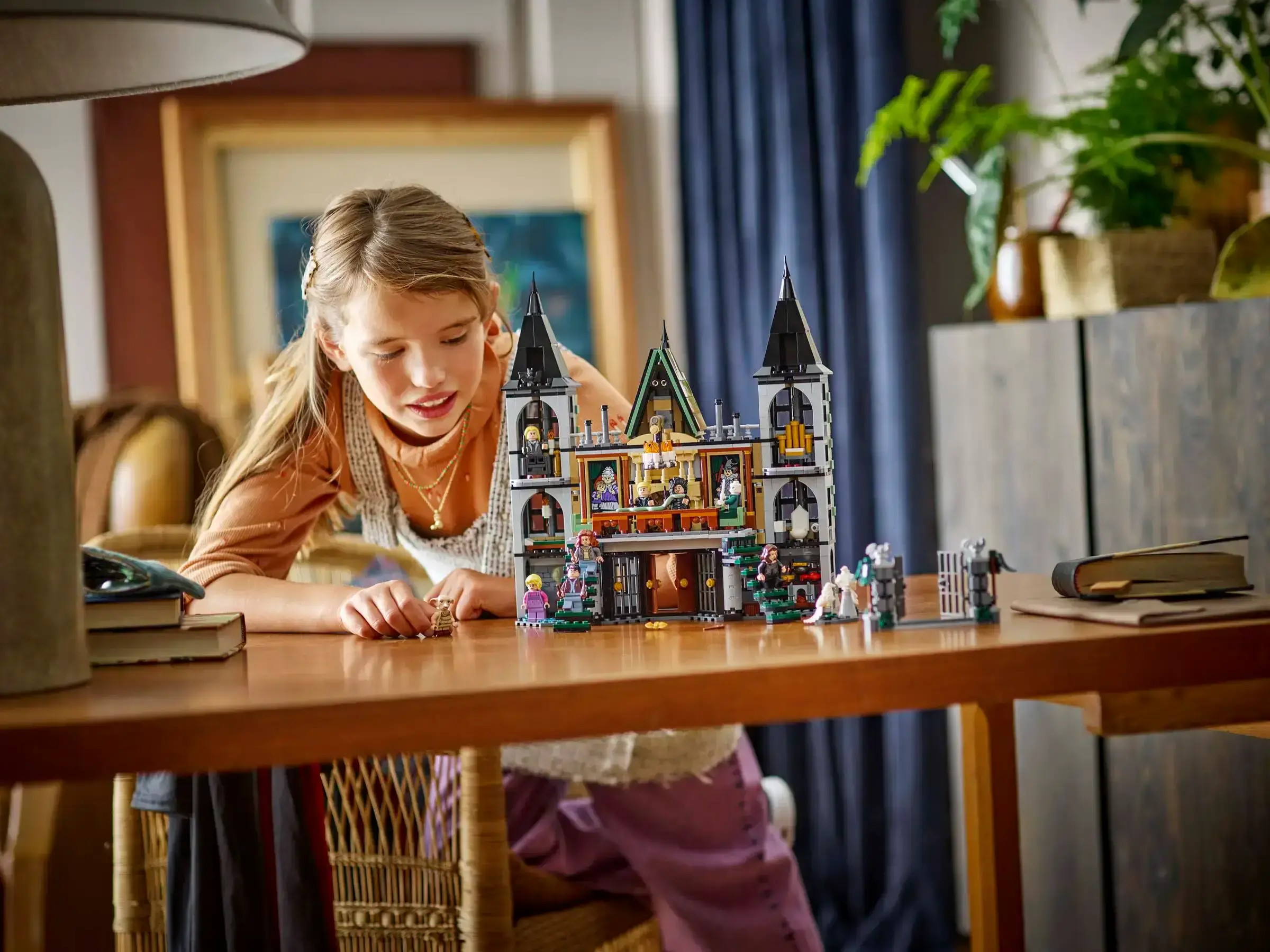 Блоковый конструктор LEGO Harry Potter Усадьба семьи Малфой (76453)