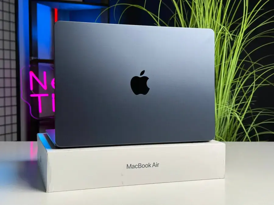 OPEN BOX MacBook Air 13" 2025 M4/10CPU/8GPU/16GB/256GB Midnight (MW123) - Стан: ідеальний | Акумулятор: 100% | Комплект: повний | Гарантія: 3 міс.