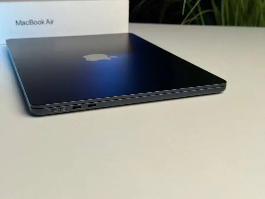 OPEN BOX MacBook Air 13" 2025 M4/10CPU/8GPU/16GB/256GB Midnight (MW123) - Стан: ідеальний | Акумулятор: 100% | Комплект: повний | Гарантія: 3 міс.