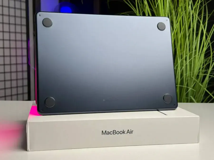 OPEN BOX MacBook Air 13.6" Midnight 2022 (MLY33) - Стан: гарний | Акумулятор: 100% | Комплект: повний | Гарантія: 1 міс.