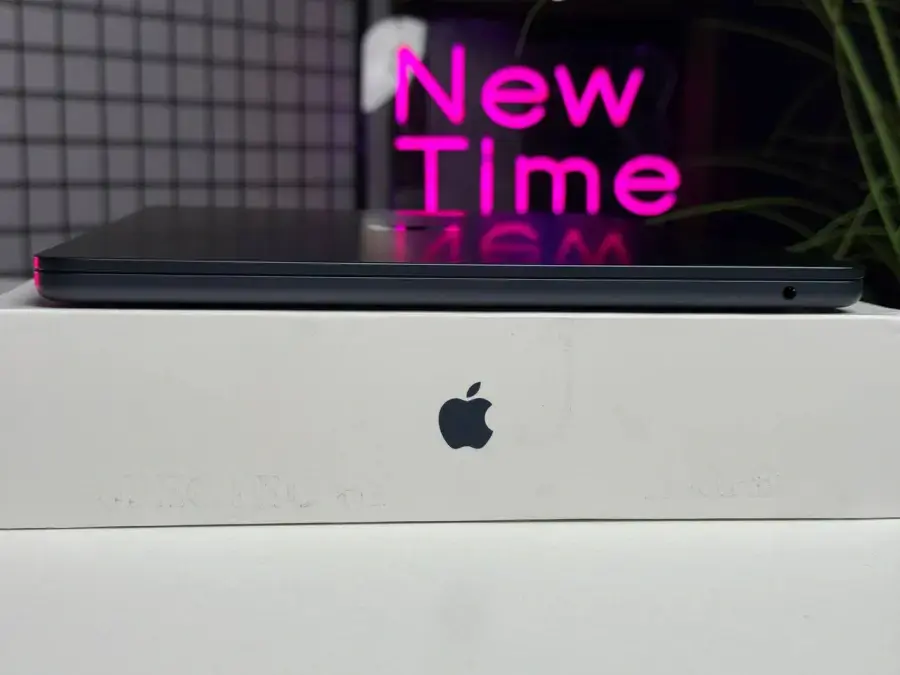 OPEN BOX MacBook Air 13.6" Midnight 2022 (MLY33) - Стан: гарний | Акумулятор: 100% | Комплект: повний | Гарантія: 1 міс.