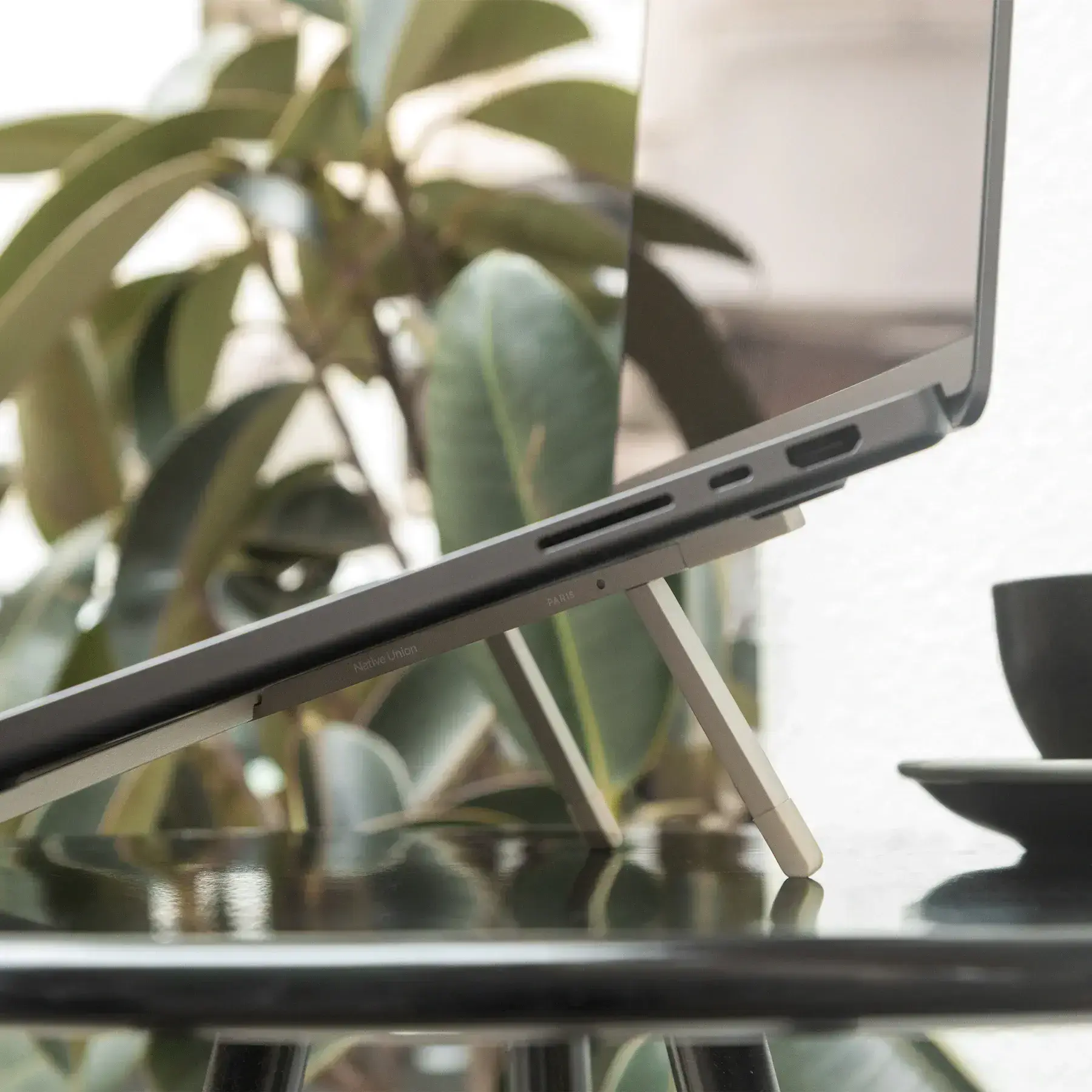 Подставка Native Union Fold Laptop Stand - Sandstone (FOLD-STAND-SAN-RP)