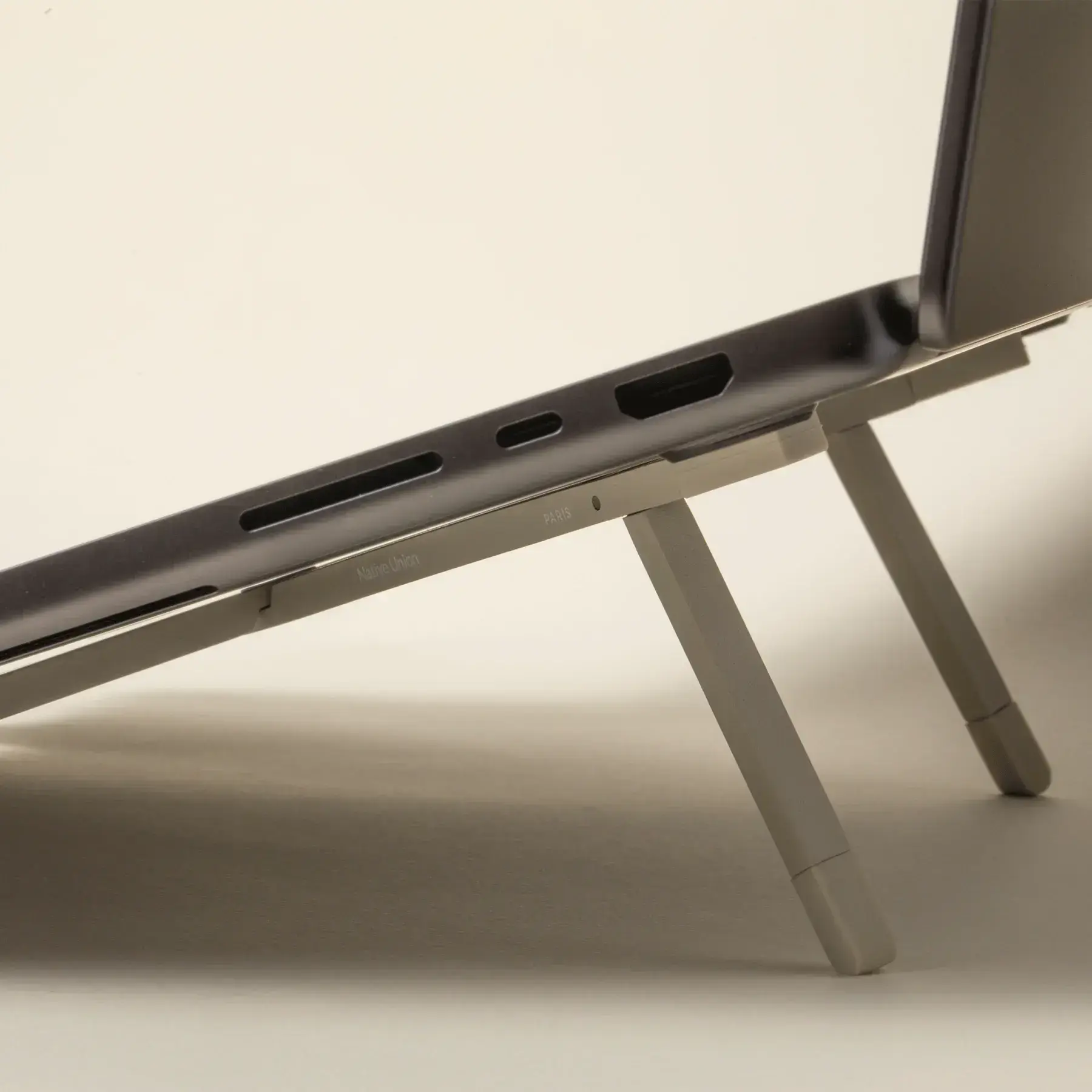 Подставка Native Union Fold Laptop Stand - Sandstone (FOLD-STAND-SAN-RP)