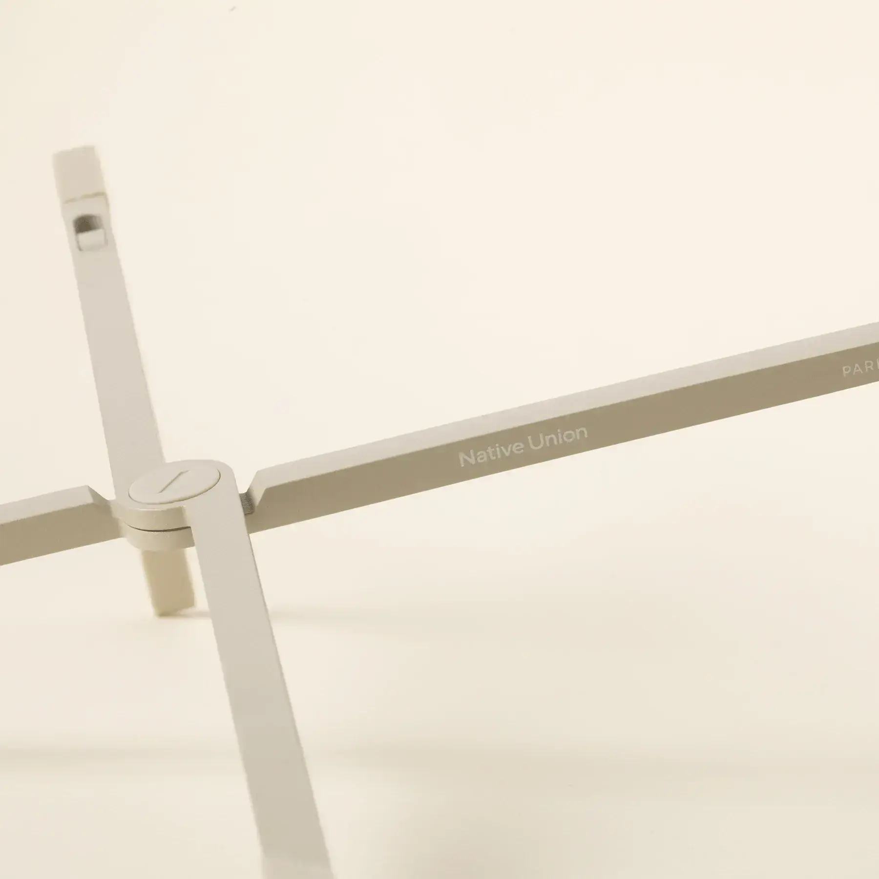 Подставка Native Union Fold Laptop Stand - Sandstone (FOLD-STAND-SAN-RP)