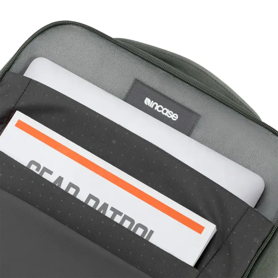 Рюкзак Incase A.R.C. Commuter Pack with ReSpun 100% Recycled Polyester 26L - Smoked Ivy (INCO100683-SIV)