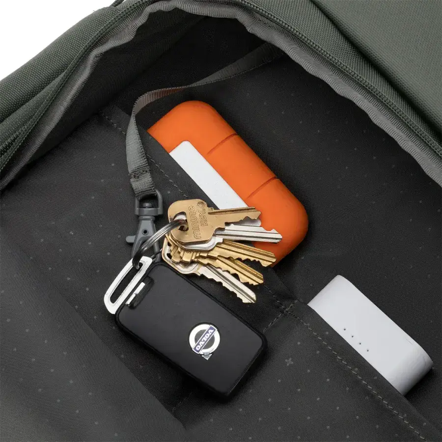 Рюкзак Incase A.R.C. Commuter Pack with ReSpun 100% Recycled Polyester 26L - Smoked Ivy (INCO100683-SIV)