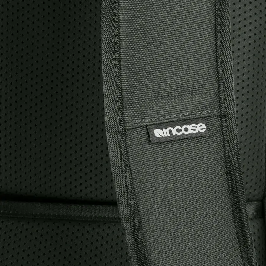 Рюкзак Incase A.R.C. Daypack with ReSpun 100% Recycled Polyester 24L - Smoked Ivy (INCO100684-SIV)