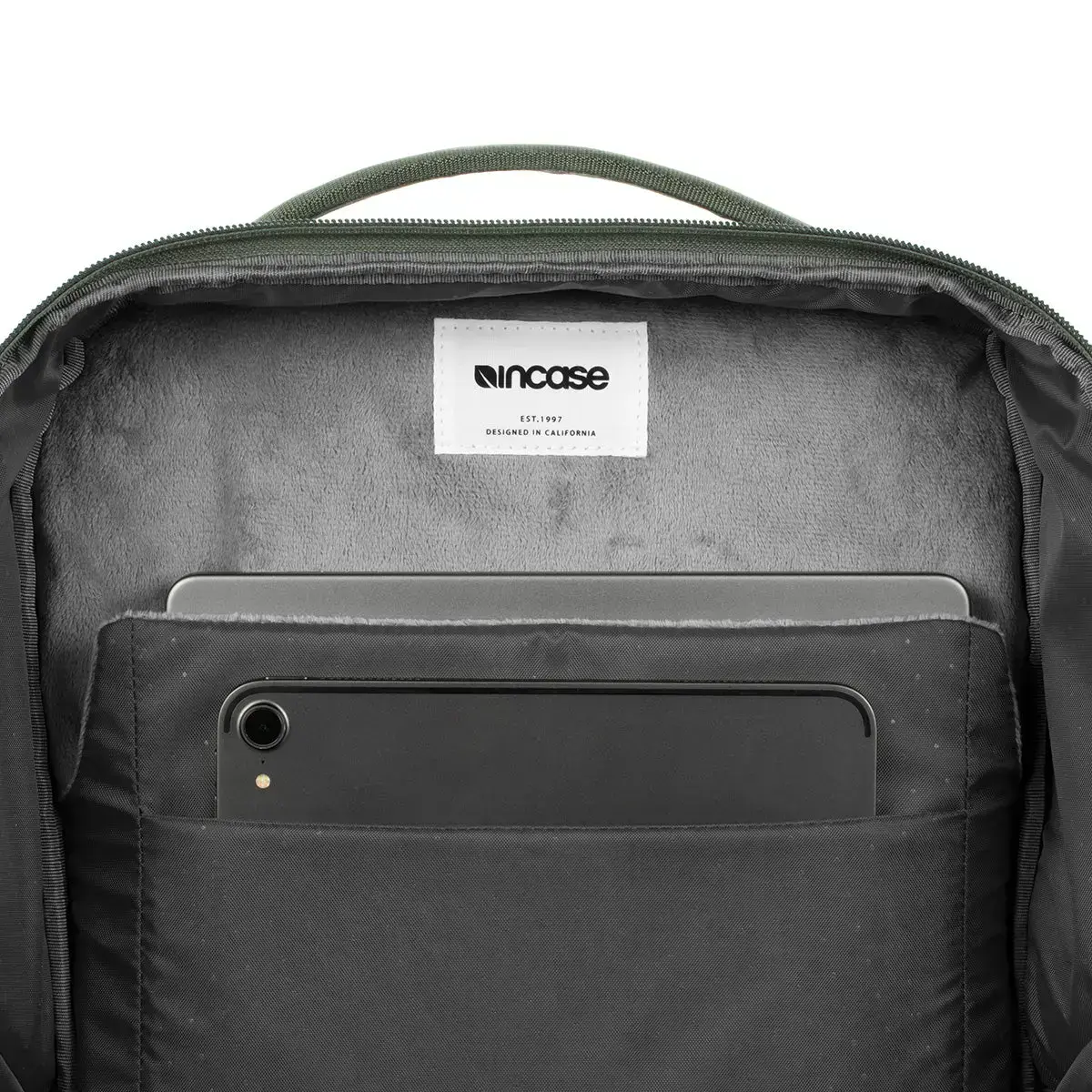 Рюкзак Incase A.R.C. Daypack with ReSpun 100% Recycled Polyester 24L - Smoked Ivy (INCO100684-SIV)
