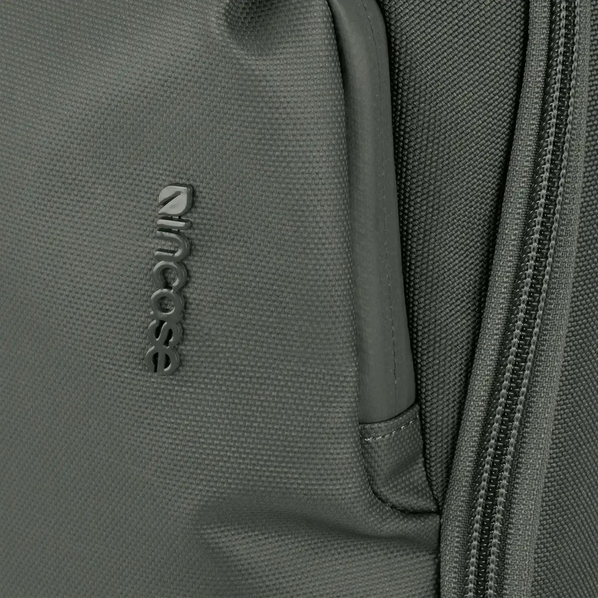 Рюкзак Incase A.R.C. Daypack with ReSpun 100% Recycled Polyester 24L - Smoked Ivy (INCO100684-SIV)