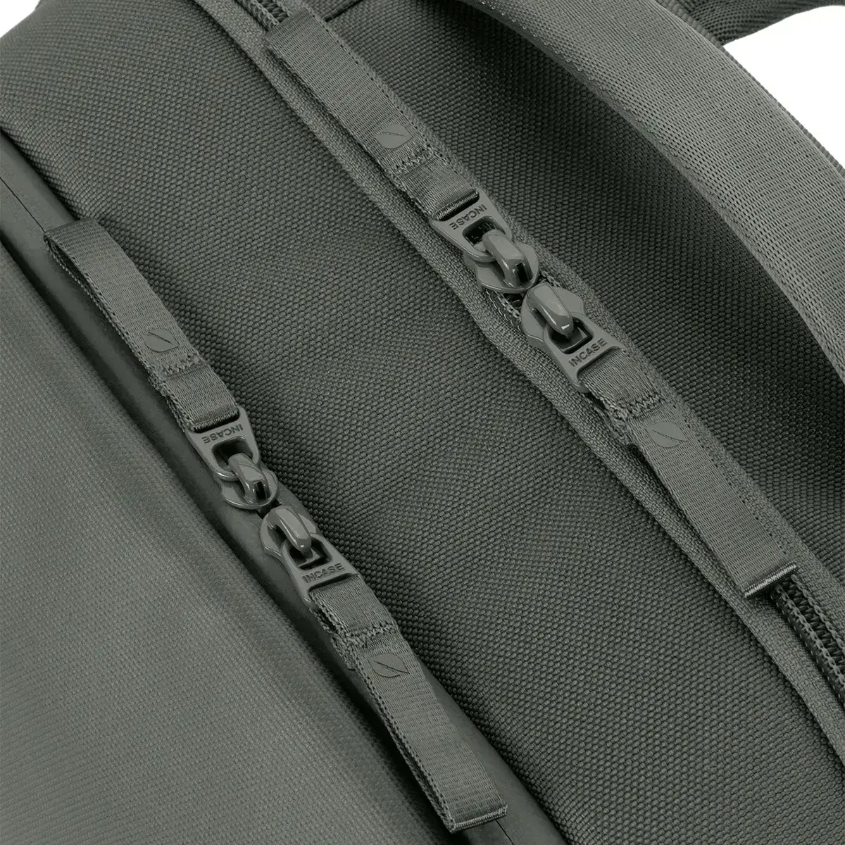Рюкзак Incase A.R.C. Daypack with ReSpun 100% Recycled Polyester 24L - Smoked Ivy (INCO100684-SIV)