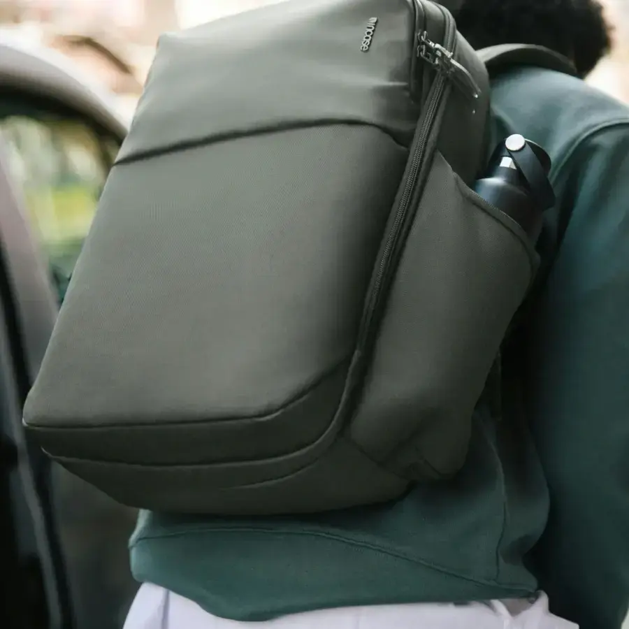 Рюкзак Incase A.R.C. Daypack with ReSpun 100% Recycled Polyester 24L - Smoked Ivy (INCO100684-SIV)