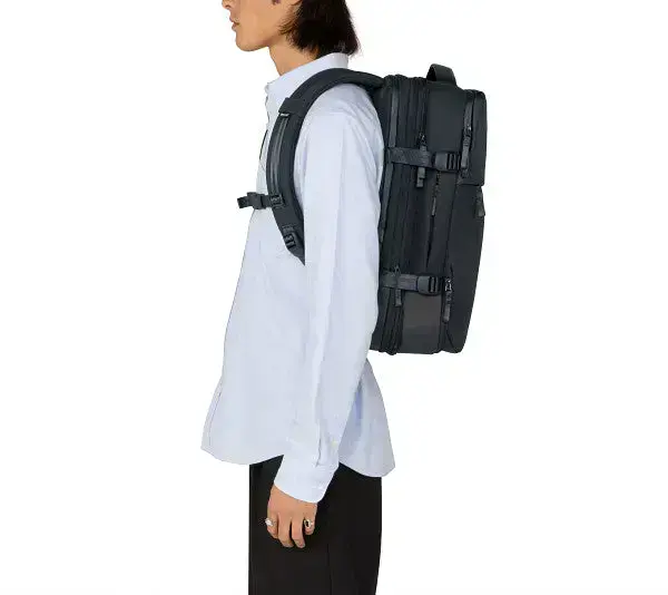 Рюкзак Incase A.R.C. Travel Pack with ReSpun 100% Recycled Polyester 38L - Black (INCO100682-BLK)
