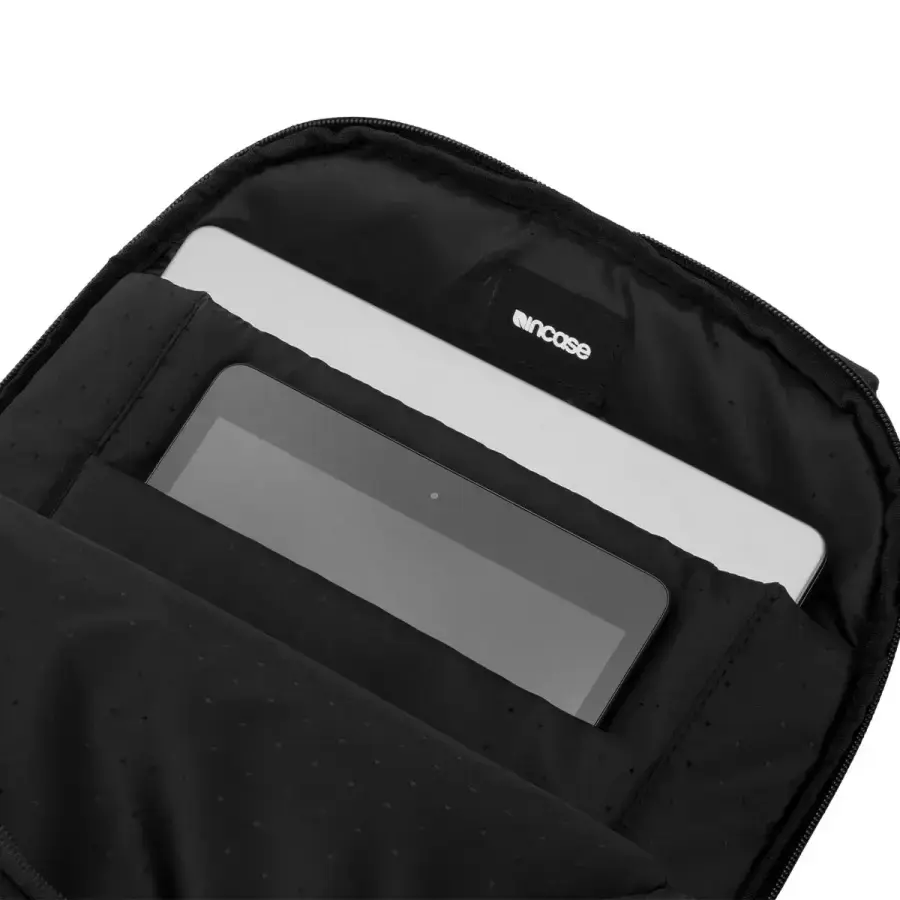 Рюкзак Incase Facet Backpack 25L - Black (INBP100740-BLK)