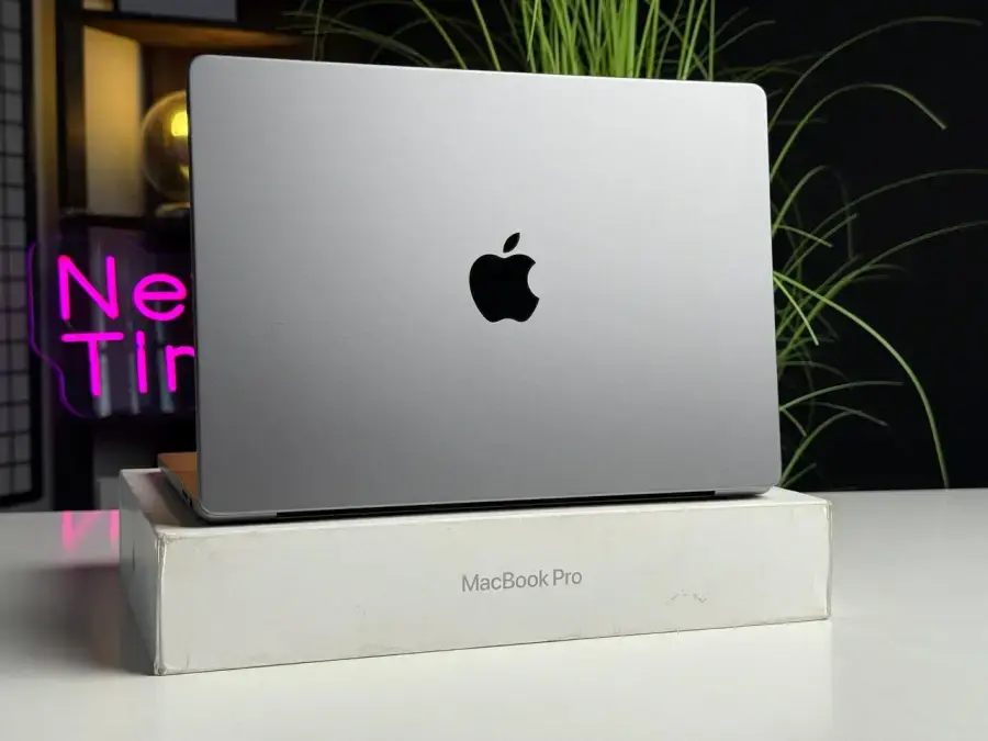 ВІТРИННИЙ MacBook Pro 14" M3/16GB/1TB Space Gray 2023 (Z1C80001F) - Стан: гарний | Акумулятор: 100% | Комплект: повний | Гарантія: 3 міс.