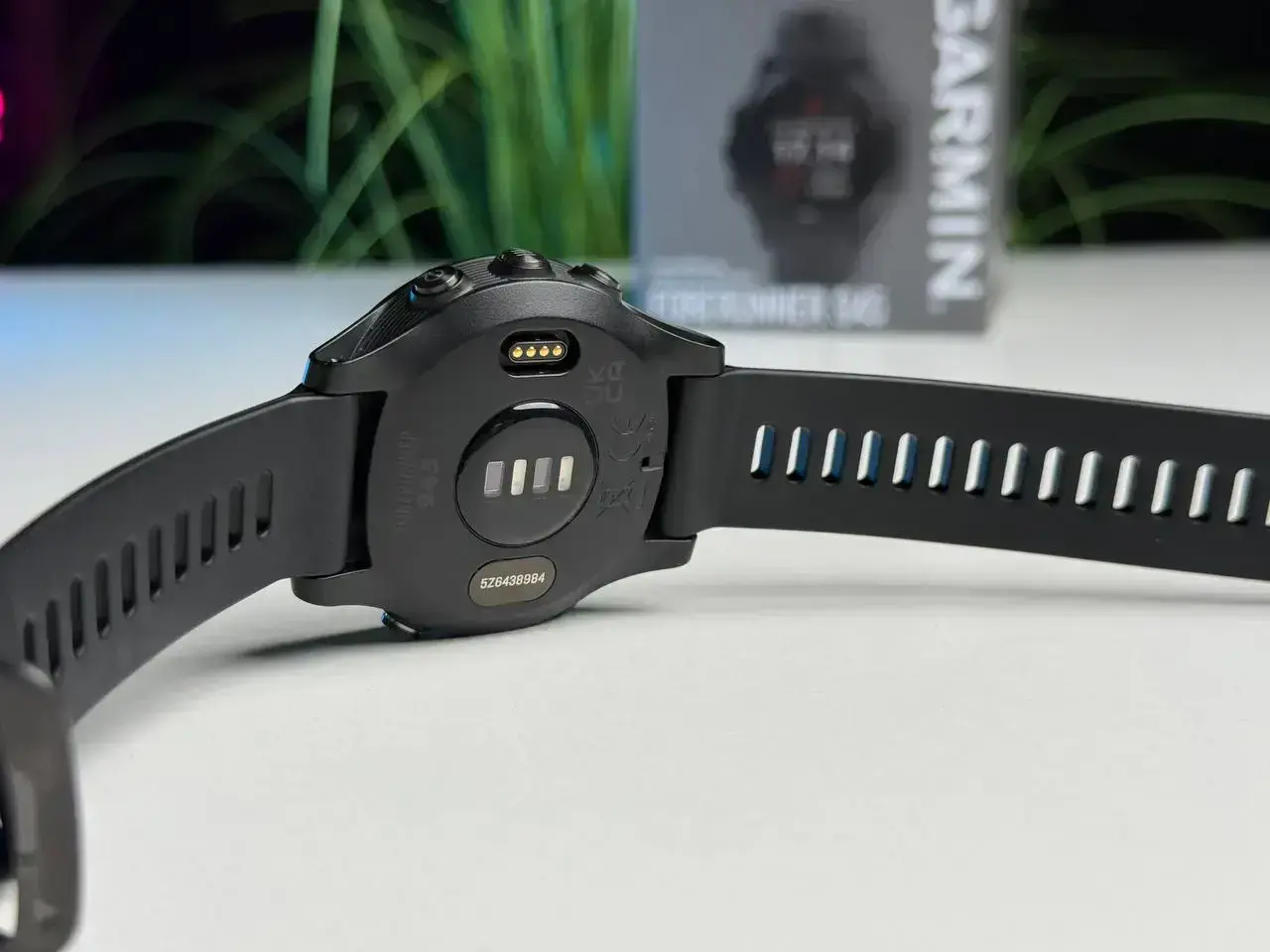 ВІТРИННИЙ Смарт-годинник Garmin Forerunner 945 LTE (010-02383-20) - Стан: гарний | Акумулятор: 100% | Комплект: повний | Гарантія: 3 міс.