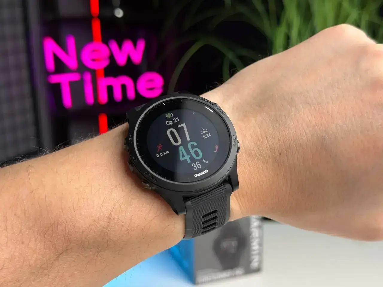 ВІТРИННИЙ Смарт-годинник Garmin Forerunner 945 LTE (010-02383-20) - Стан: гарний | Акумулятор: 100% | Комплект: повний | Гарантія: 3 міс.