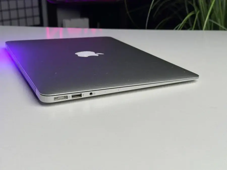 ВЖИВАНИЙ MacBook Air 13" (MQD32) 2017 i5/8GB/256SSD - Стан: гарний | Акумулятор: 100% | Комплектація: повний | Гарантія: 1 міс.
