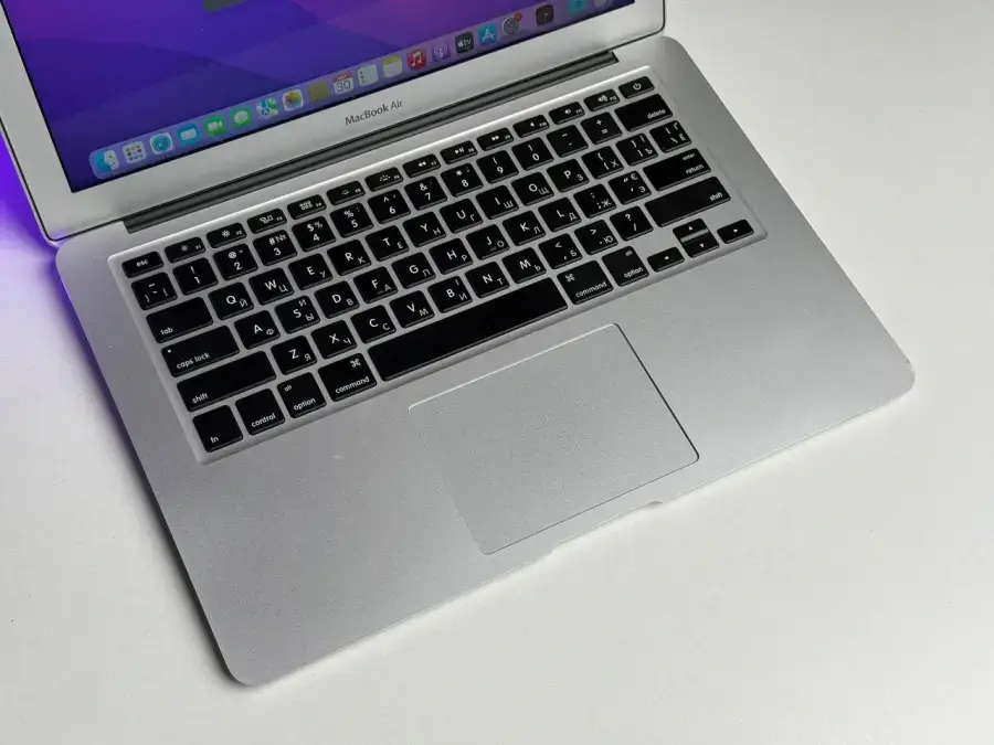 ВЖИВАНИЙ MacBook Air 13" (MQD32) 2017 i5/8GB/256SSD - Стан: гарний | Акумулятор: 100% | Комплектація: повний | Гарантія: 1 міс.