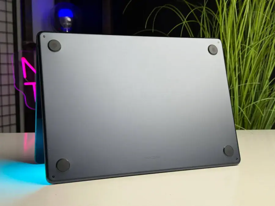 ВЖИВАНИЙ MacBook Air 15" M2/8GB/256GB Midnight 2023 (MQKW3) - Стан: задовільний | Акумулятор: 85% | Комплектація: MacBook, зарядка | Гарантія: 3 міс.