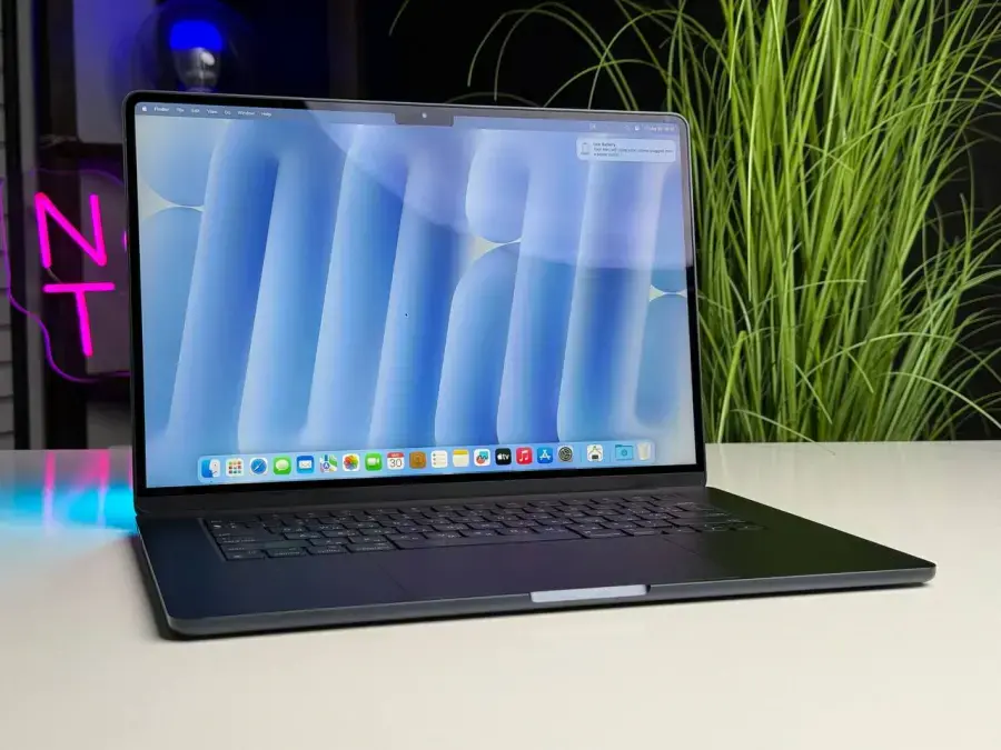 ВЖИВАНИЙ MacBook Air 15" M2/8GB/256GB Midnight 2023 (MQKW3) - Стан: задовільний | Акумулятор: 85% | Комплектація: MacBook, зарядка | Гарантія: 3 міс.