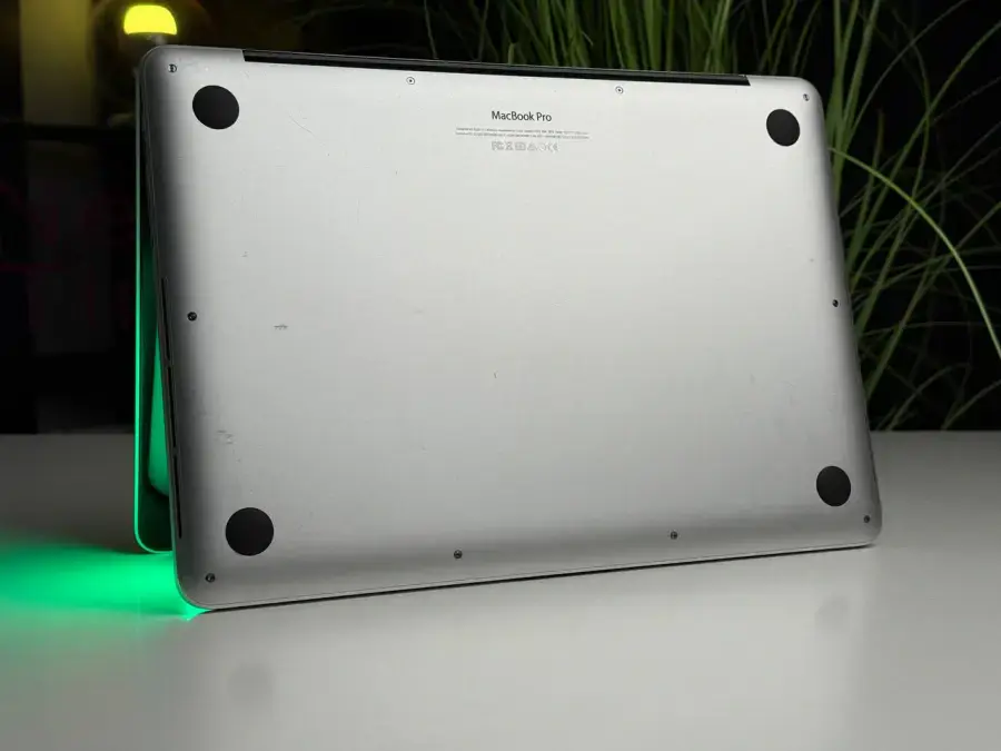 ВЖИВАНИЙ MacBook Pro 13 2015 Silver (MF840) - Стан: гарний | Аккумулятор: 100% | Комплектація: MacBook, зарядка | Гарантія: 1 міс.