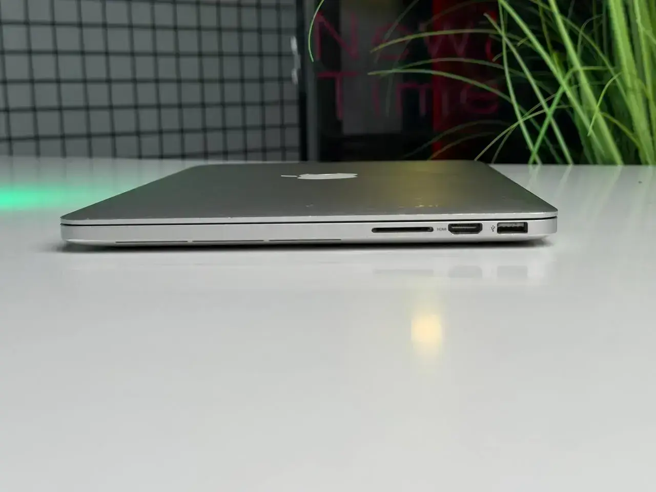 ВЖИВАНИЙ MacBook Pro 13 2015 Silver (MF840) - Стан: гарний | Аккумулятор: 100% | Комплектація: MacBook, зарядка | Гарантія: 1 міс.