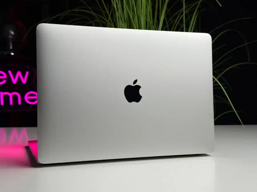 ВЖИВАНИЙ MacBook Pro 13" Silver i5/16GB/1TB (MWP82) 2020 - Стан: гарний | Акумулятор: 86% | Комплект: MacBook, зарядка | Гарантія: 3 міс.