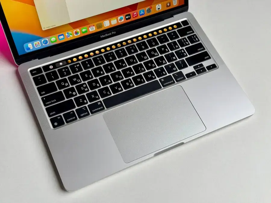 ВЖИВАНИЙ MacBook Pro 13" Silver i5/16GB/1TB (MWP82) 2020 - Стан: гарний | Акумулятор: 86% | Комплект: MacBook, зарядка | Гарантія: 3 міс.