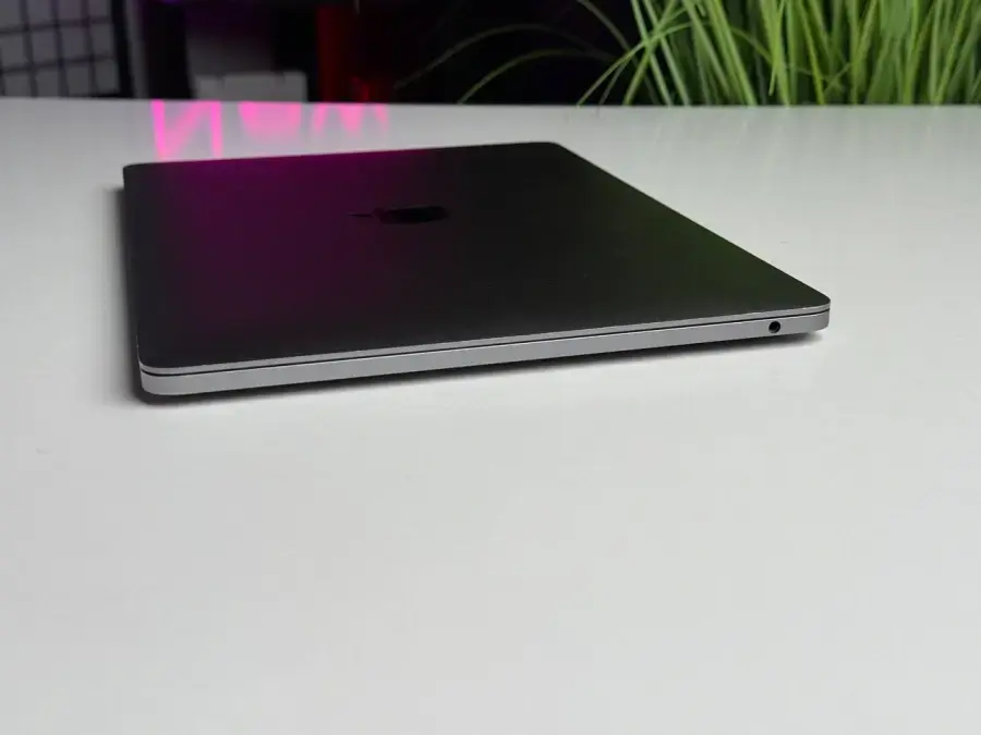 ВЖИВАНИЙ MacBook Pro 13 Space Gray (MPXQ2) 2017 i5/8GB/128SSD - Стан: задовільний | Акумулятор: 100% | Комплект: MacBook, зарядка | Гарантія: 1 міс.